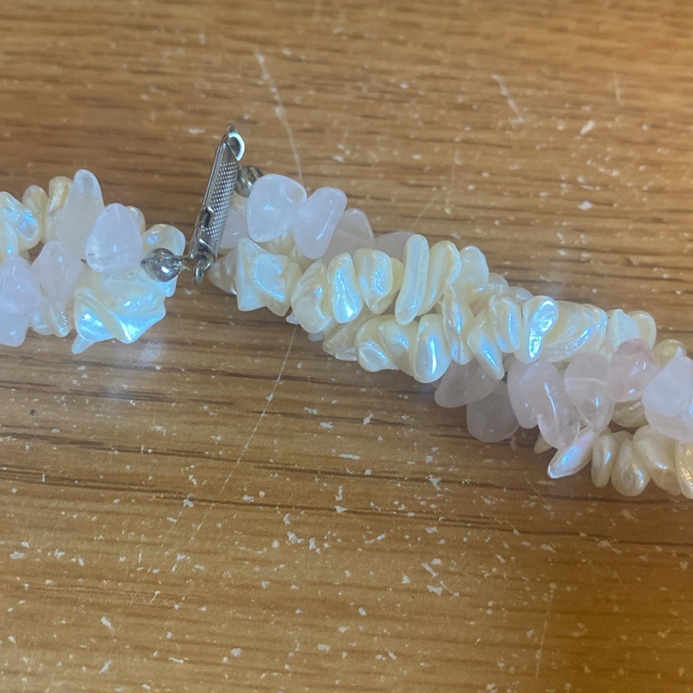 Gorgeous mother of Pearl and pink quartz necklace (JJ) - Picture 4 of 8